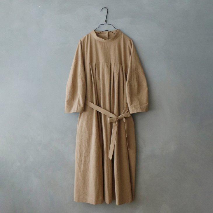 MAGALI | オールドコットン・ハイネックワンピース (カフェオレ 