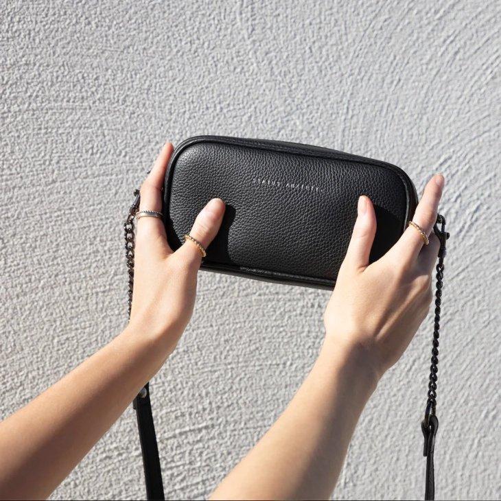 【STATUS ANXIETY／新品・日本未入荷！送料込・即購入可】本革バッグ Reverie Women's Black Leather Bag | Status Anxiety®
