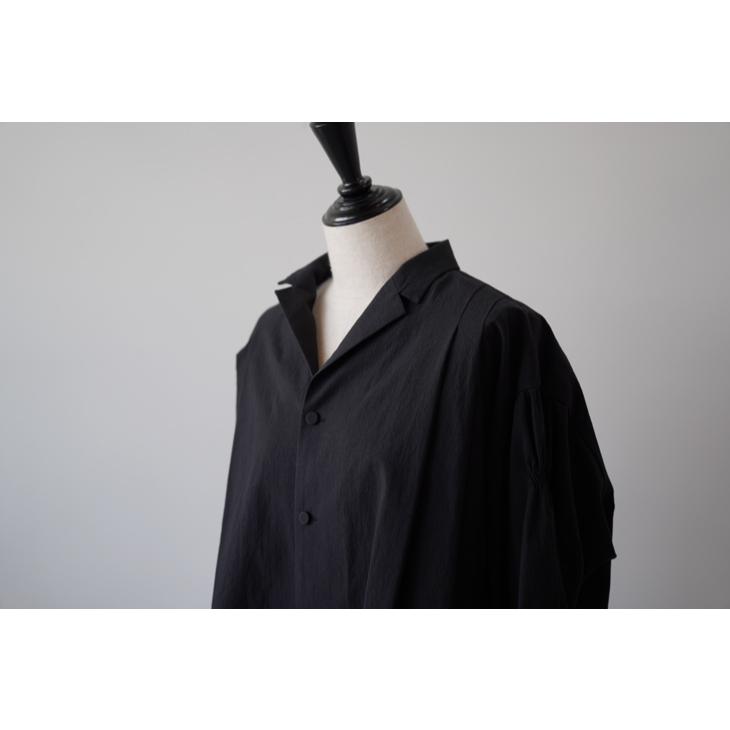 the last flower of afternoon | 薄氷の汀 / Open clllared tuck shirt