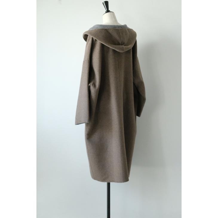 utiliteユティリテ　コート　新品未使用 utilite｜コットンラミーサテンストレッチ ノーカラーバック