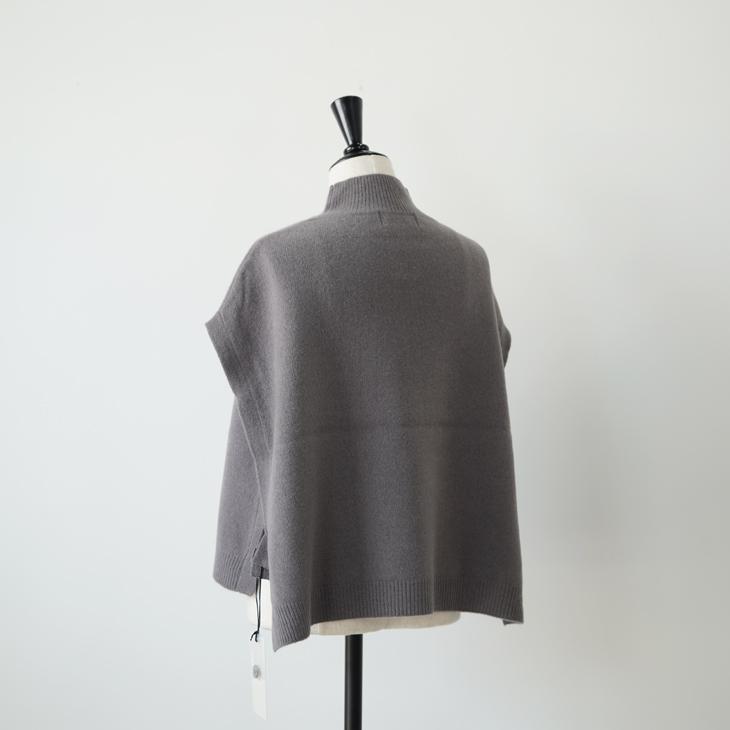 utilite (ユティリテ) | モックネックべスト (charcoal gray / off