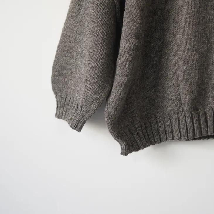 utilite (ユティリテ) | クルーネックプルオーバー (ブラウン/クロ