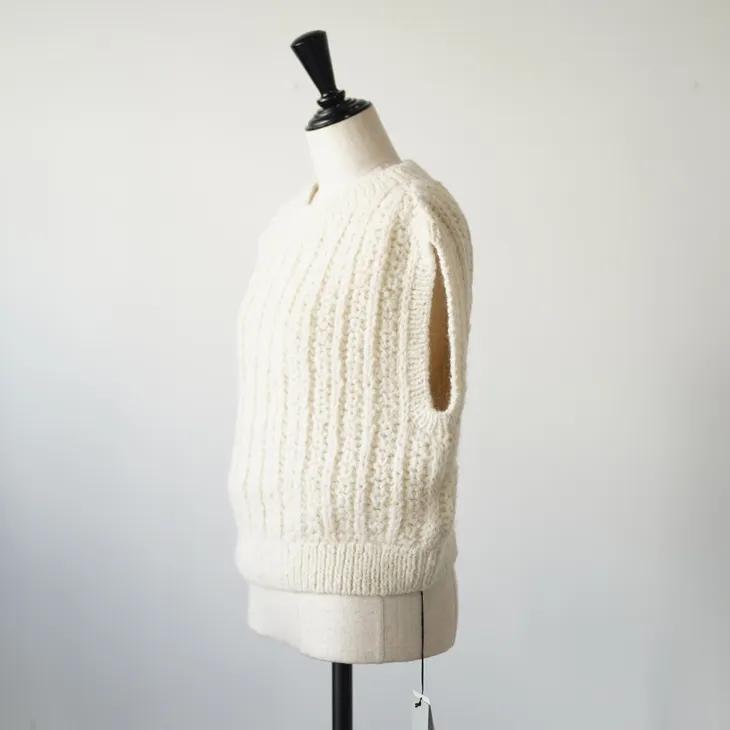 utilite (ユティリテ) | 手編みニットベスト (オフシロ) 25AW ペルー