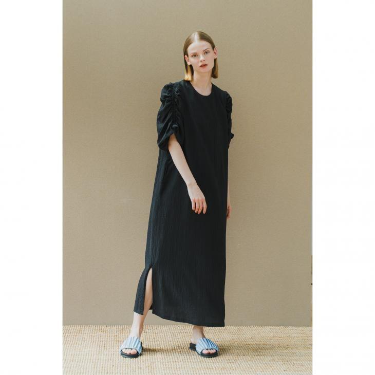 WHYTO. (ホワイト) | GATHER SLEEVE DRESS (black) | ワンピース シンプル お洒落