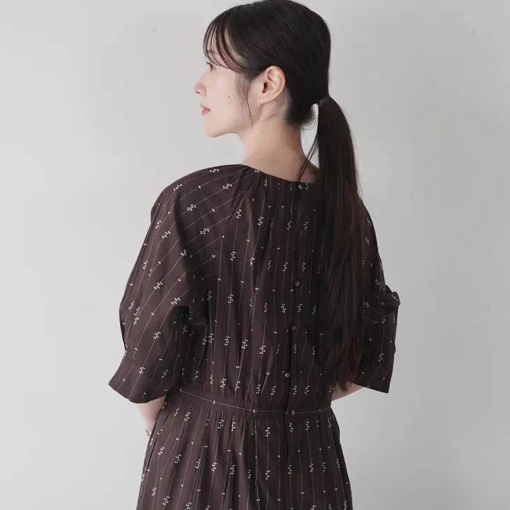hatsutoki 半袖ワンピース ブラウン pottery 播州織 hatsutoki (ハツトキ) | little birdタックワンピース (ダークブラウン