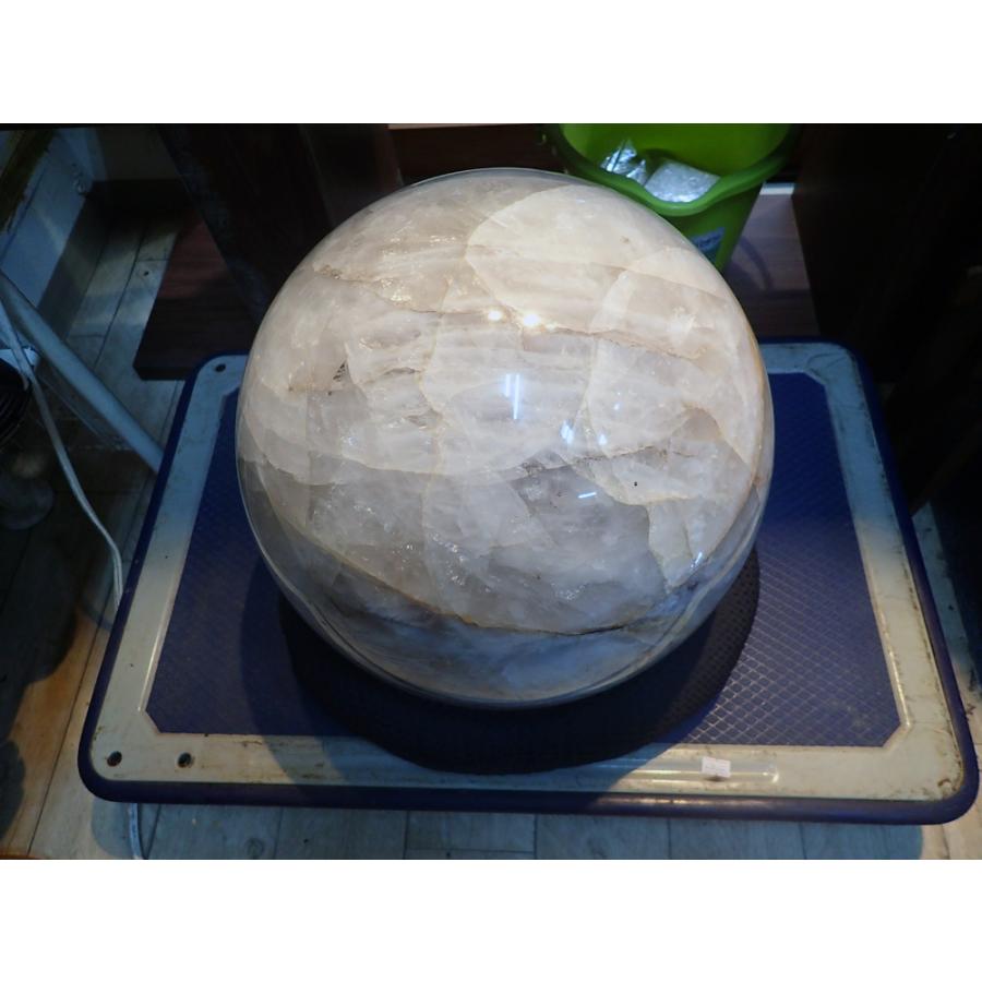 天然石】水晶＿特大の丸玉、希少クリスタル！約60kg(引き取り限定)