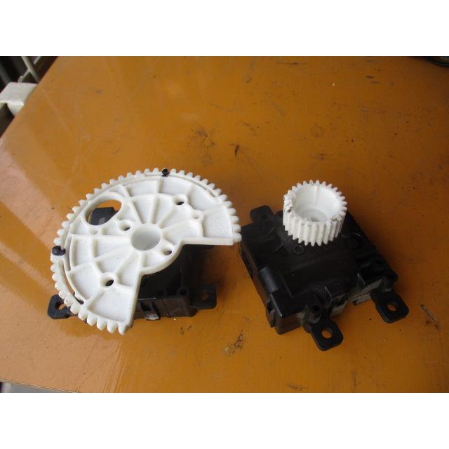 アクア DAA-NHP10 エアミックスダンパー : 株式会社萩尾商会 - 通販