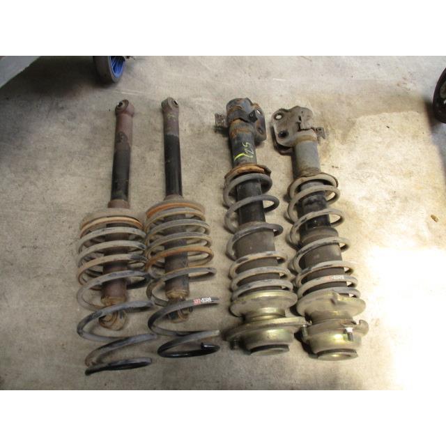 モコ UM-MG21S ストラット1台分セット