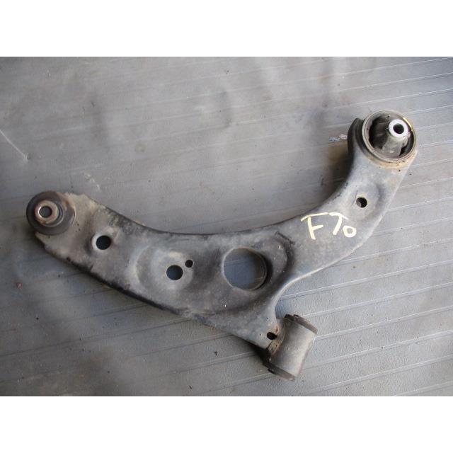 エッセ DBA-L235S 右フロントロアアーム : 株式会社萩尾商会 - 通販