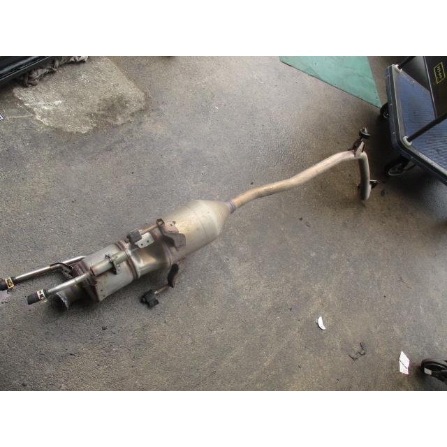 【中古】プリウス ZVW30 純正マフラー DAA-ZVW30 / 2ZR-FXE プリウス DAA-ZVW30 エキゾーストセンターマフラー : 株式会社萩尾商会
