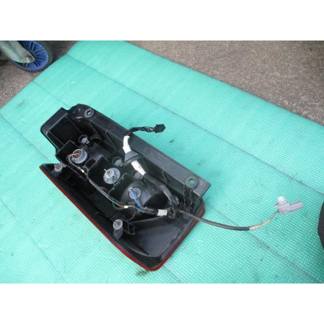 ハイゼット ハイゼットキャディー HBD-LA700V 右テールランプ : 株式
