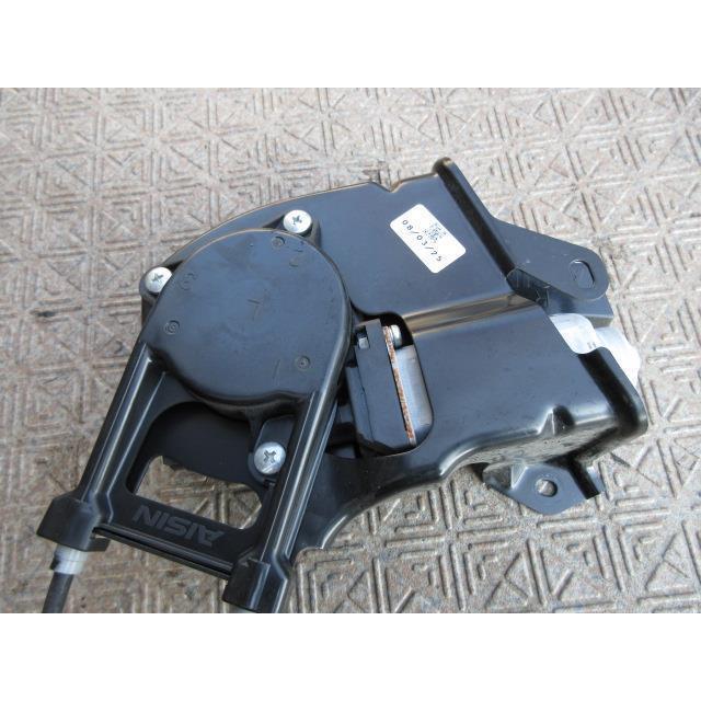 ヴォクシー DBA-ZRR70W 左パワースライドドアモーター : 株式会社萩尾
