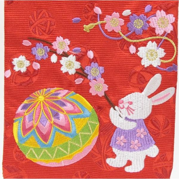 名前旗 刺繍うさぎと桜てまり 赤生地 黄色28糸刺繍文字 （特中） [sb-3-n4-my]の画像