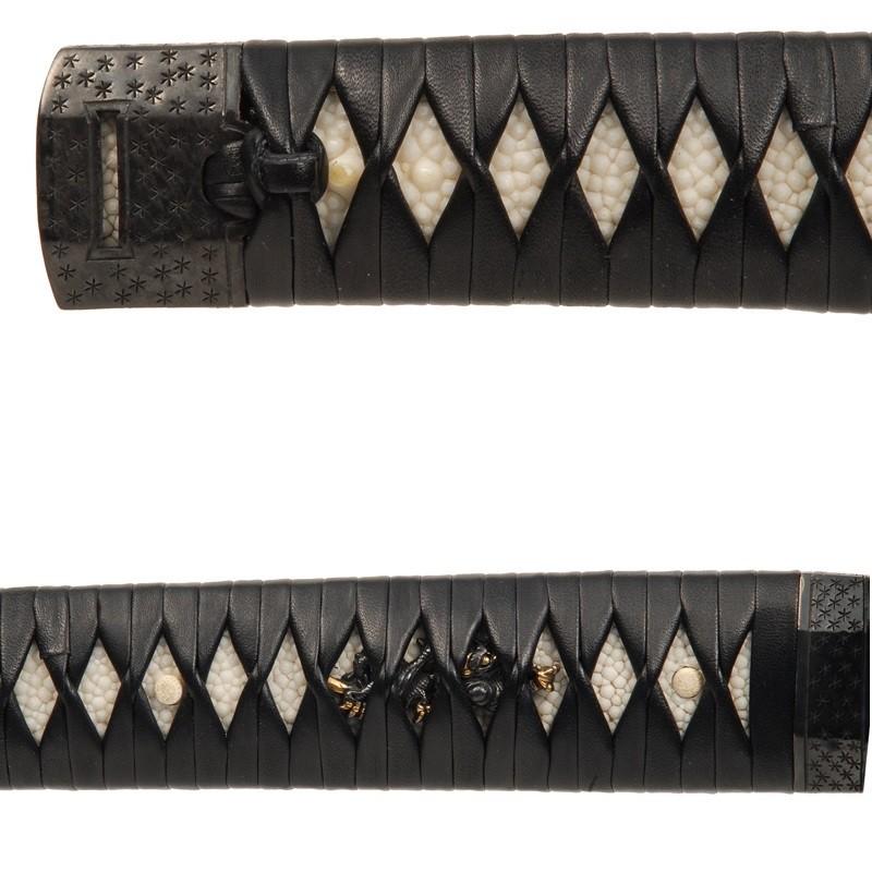 【超美品】模造刀　2本　台座、刀袋付き Amazon.co.jp: 模造刀 殺陣・舞踊刀 （2尺2寸） 中刀 横掛台