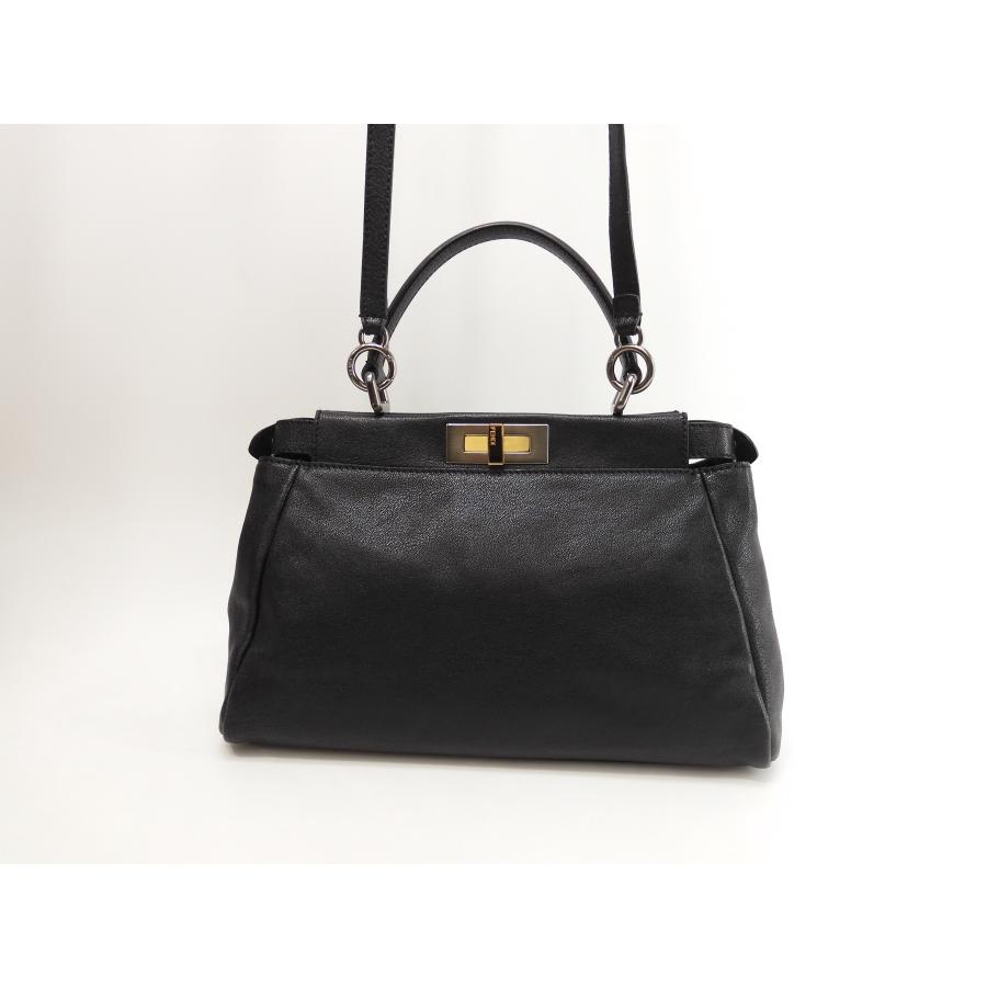 FENDI（フェンディ） ピーカブー小 レザー 黒 ショルダーストラップ付 