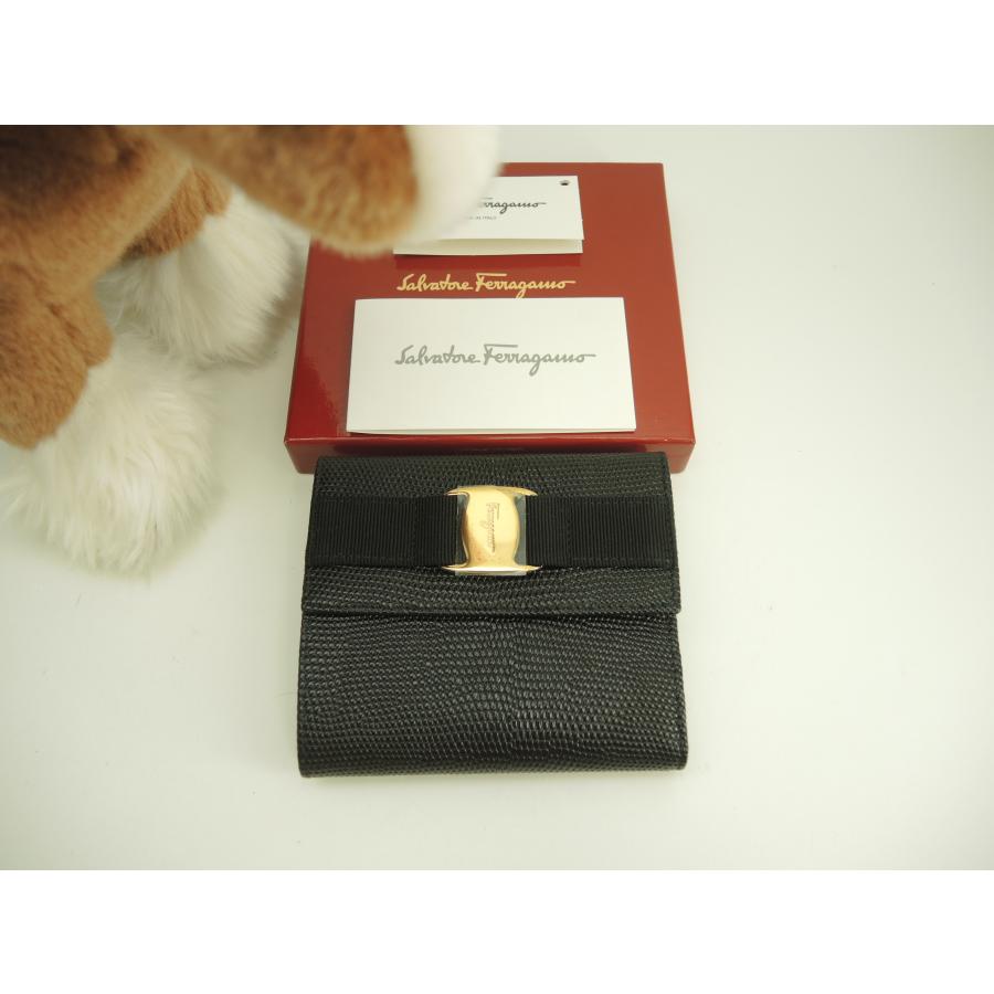 新品　Ferragamo ミニ財布　ヴァラリボン　がま口　リザード　エキゾチック 新品 Ferragamo ミニ財布 ヴァラリボン がま口 リザード エキゾチック