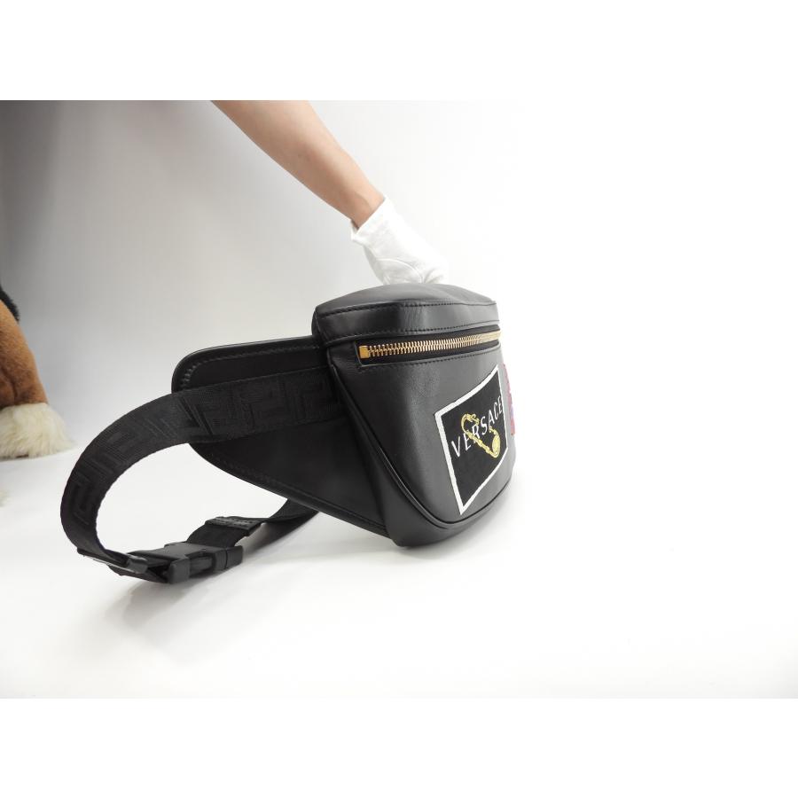 VERSACE ボディバッグ ブラック VERSACE（ヴェルサーチェ） ヴェルサーチ ボディバッグ レザー 黒
