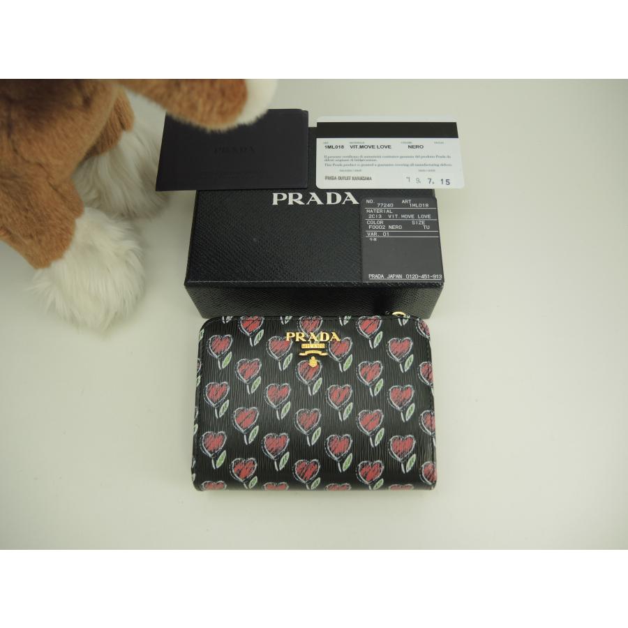 極美品　プラダ ハート柄 二つ折り財布 コンパクトウォレット レザー PRADA（プラダ） コンパクトウォレット ハート レザー黒 財布 2折財布