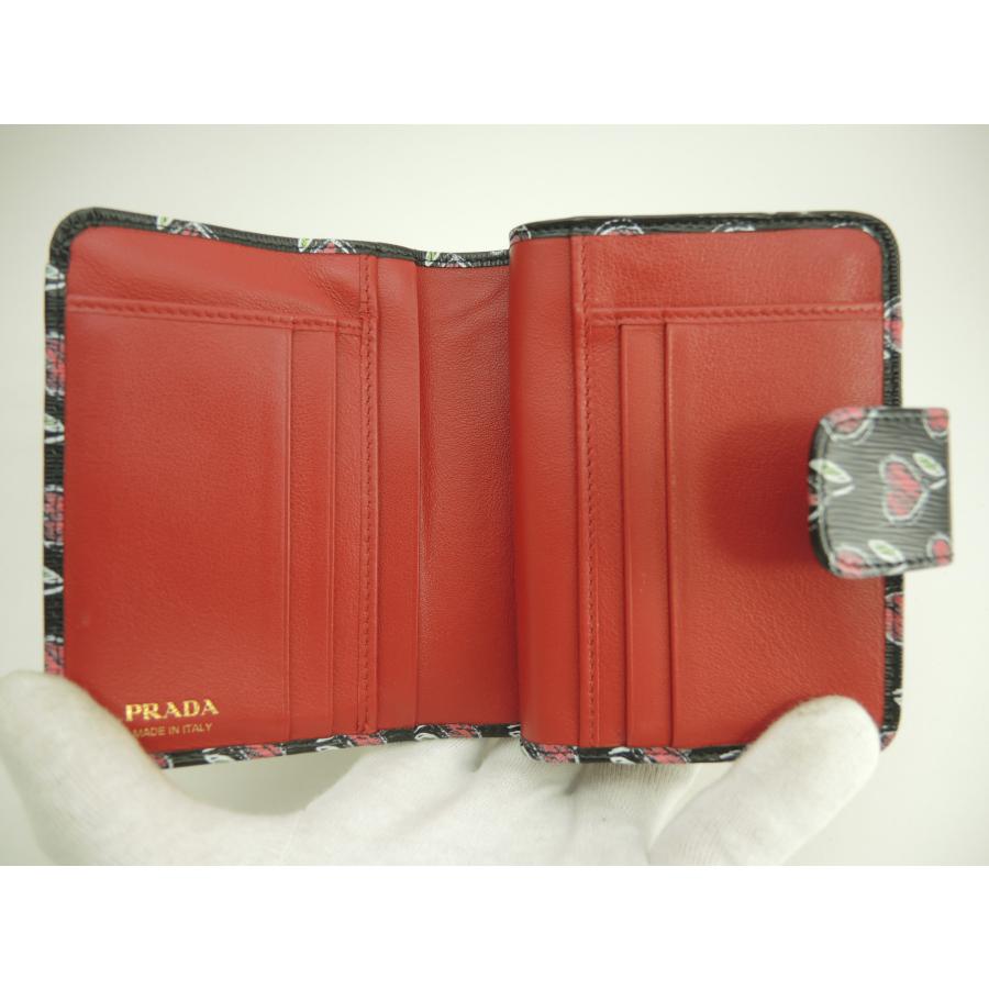 PRADA（プラダ） コンパクトウォレット ハート レザー黒 財布 2折財布