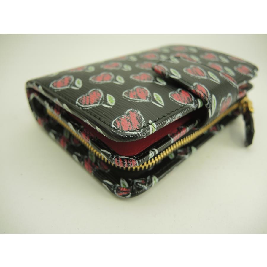 極美品　プラダ ハート柄 二つ折り財布 コンパクトウォレット レザー PRADA（プラダ） コンパクトウォレット ハート レザー黒 財布 2折財布