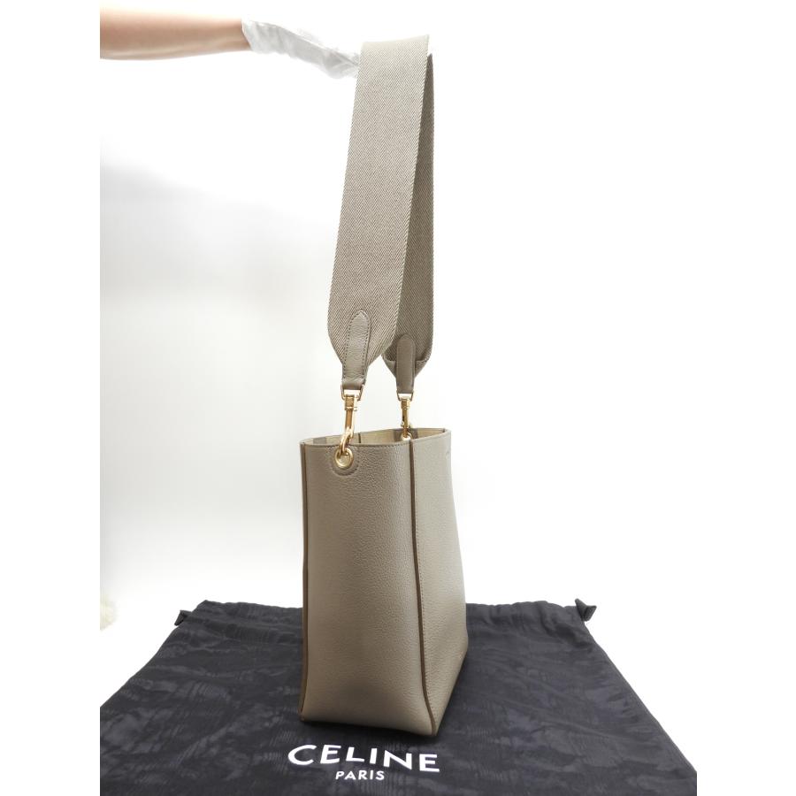 セリーヌ　サングル　バケット　スモール　トープ CELINE セリーヌ サングルバケットスモール トープ 【公式通販】