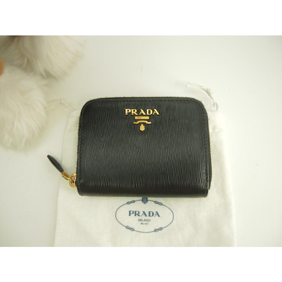 PRADA（プラダ） コインケース 縦縞レザー黒 ゴールド金具 ジップ小銭