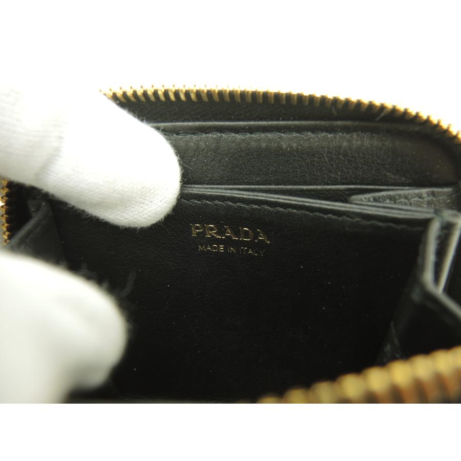 PRADA（プラダ） コインケース 縦縞レザー黒 ゴールド金具 ジップ小銭