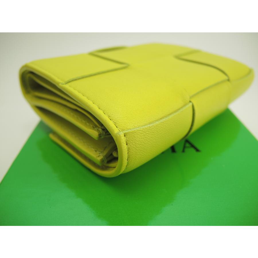 ボッテガヴェネタ 3折財布 カセット レザー黄緑 コンパクトウォレット 