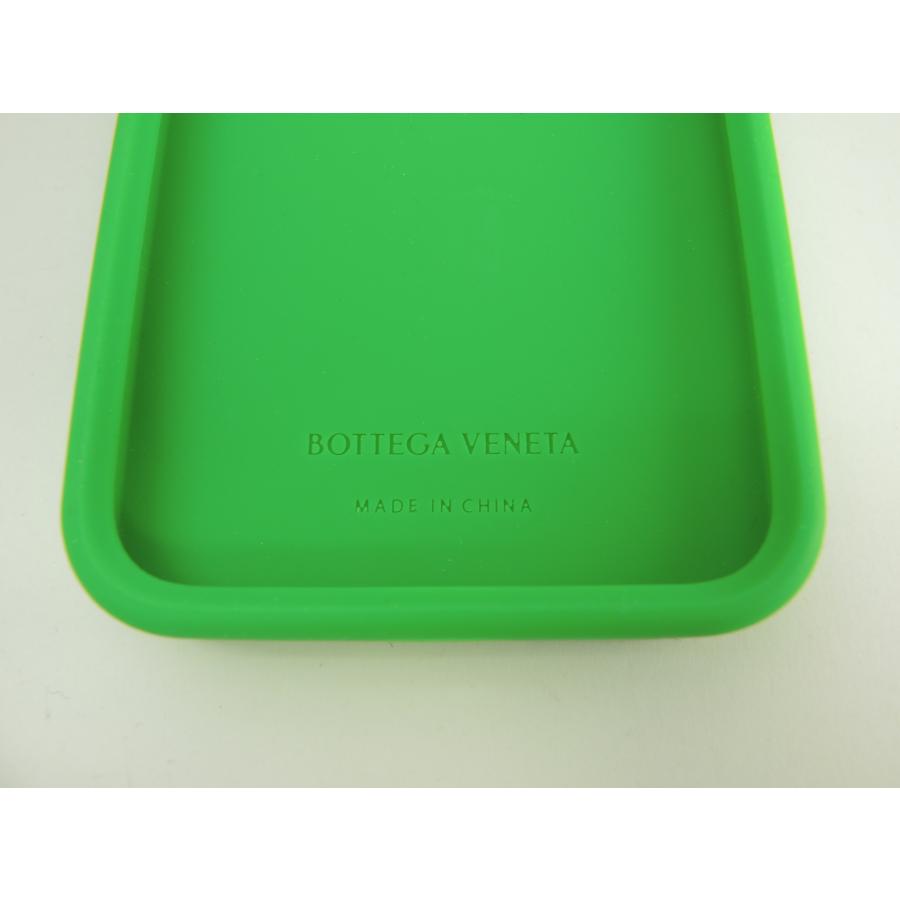 BOTTEGA VENETA（ボッテガ・ヴェネタ） iphone13Proケース 中イントレ