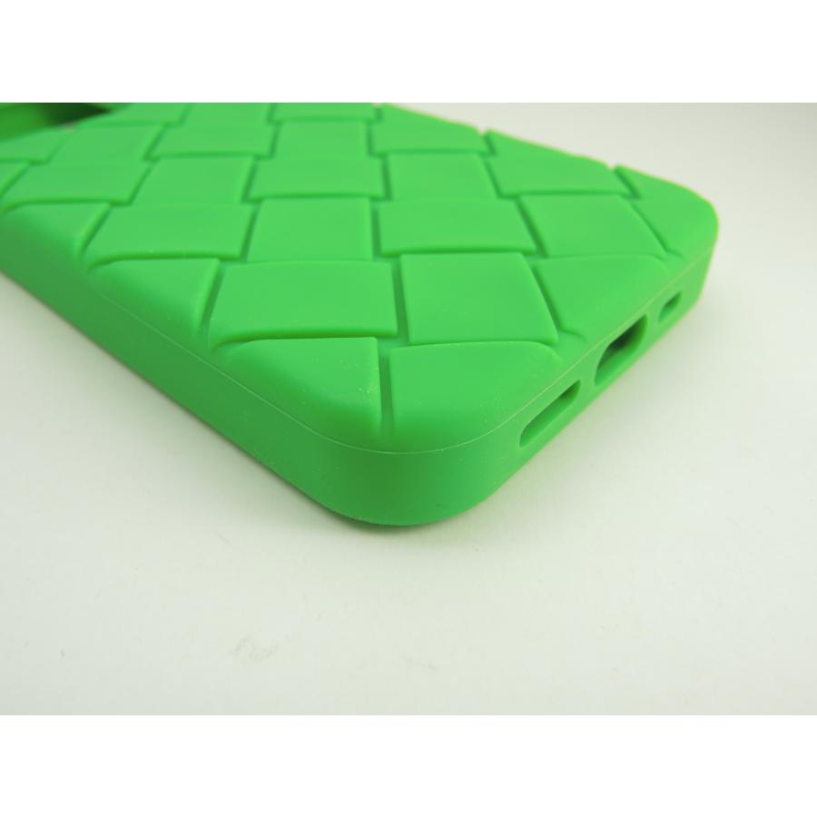 BOTTEGA VENETA（ボッテガ・ヴェネタ） iphone13Proケース 中イントレ