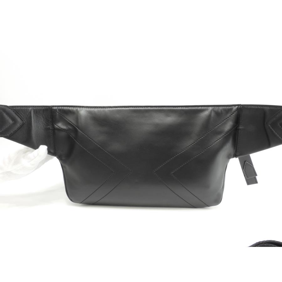 GIVENCHY（ジバンシィ） ボディバッグ レザー 黒 バムバッグ ベルト