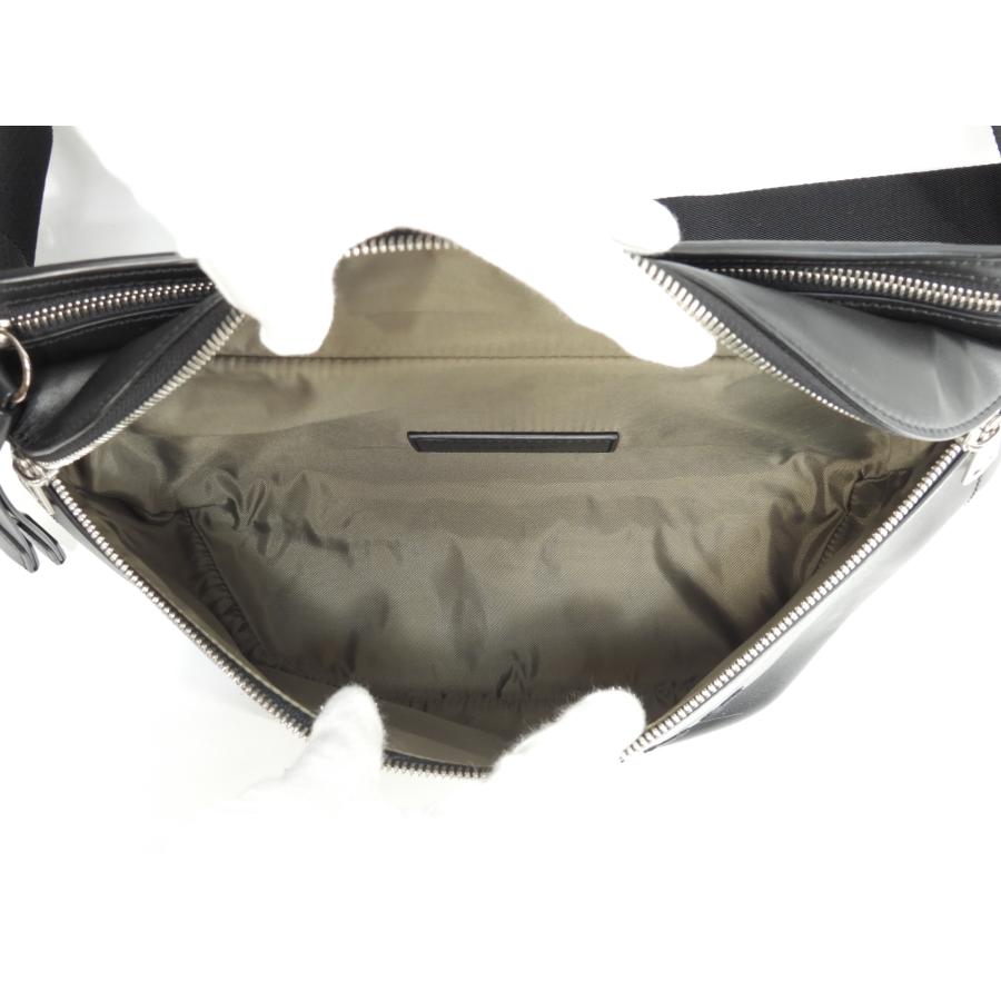 GIVENCHY（ジバンシィ） ボディバッグ レザー 黒 バムバッグ ベルト
