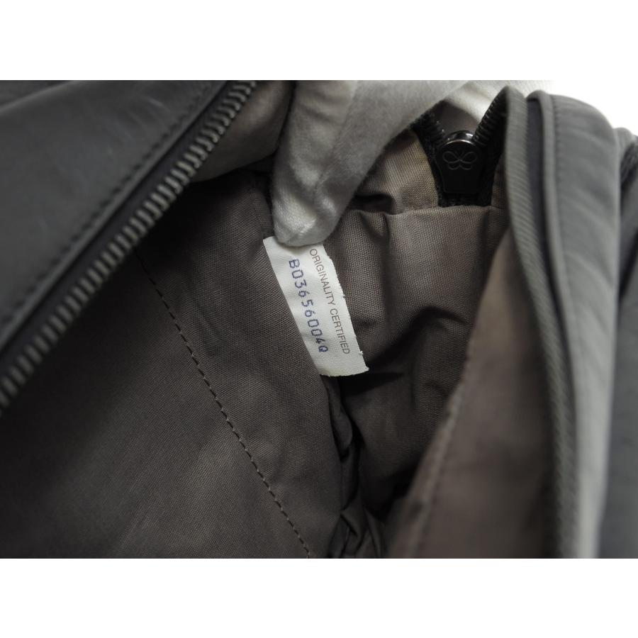 BOTTEGA VENETA（ボッテガ・ヴェネタ） ボディバッグ中 イントレ