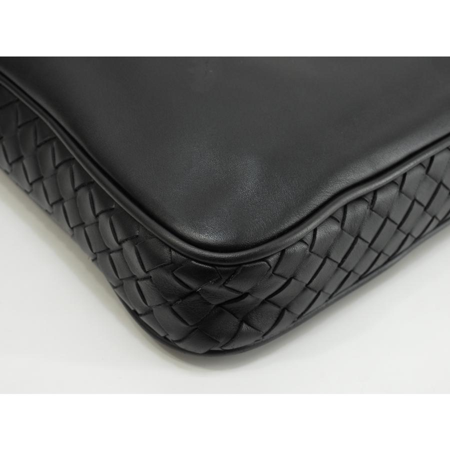 美品 ボッテガヴェネタ レザー クラッチバッグ スタッズ イントレチャート 黒 BOTTEGA VENETA ボッテガヴェネタ クラッチバッグ イントレチャート