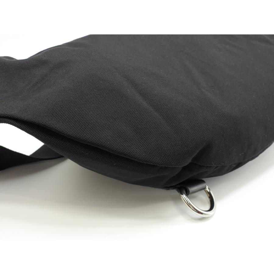 GUCCI グッチ ボディバッグ大 ウェブ ナイロン黒 クロスボディ