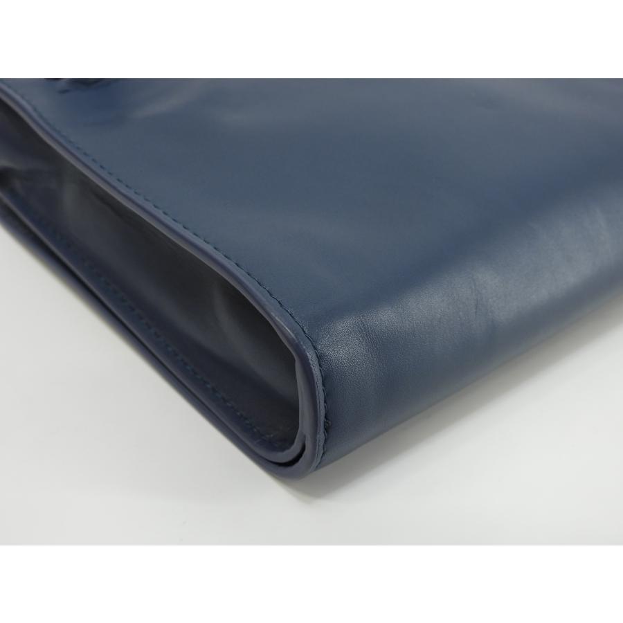 BOTTEGA VENETA（ボッテガ・ヴェネタ） クラッチウォレット イントレ