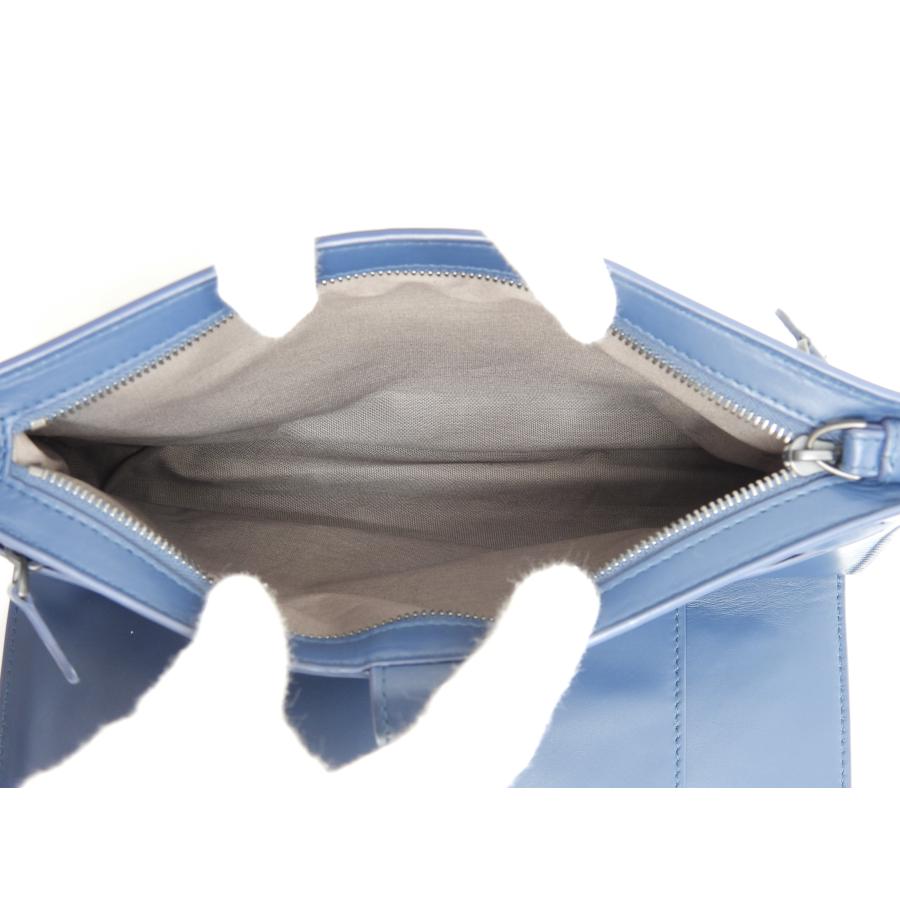 BOTTEGA VENETA（ボッテガ・ヴェネタ） クラッチウォレット イントレ