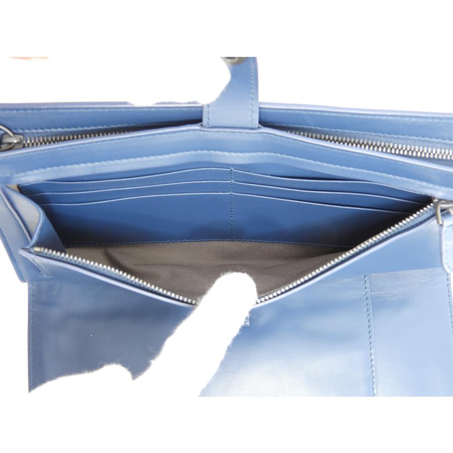 BOTTEGA VENETA（ボッテガ・ヴェネタ） クラッチウォレット イントレ