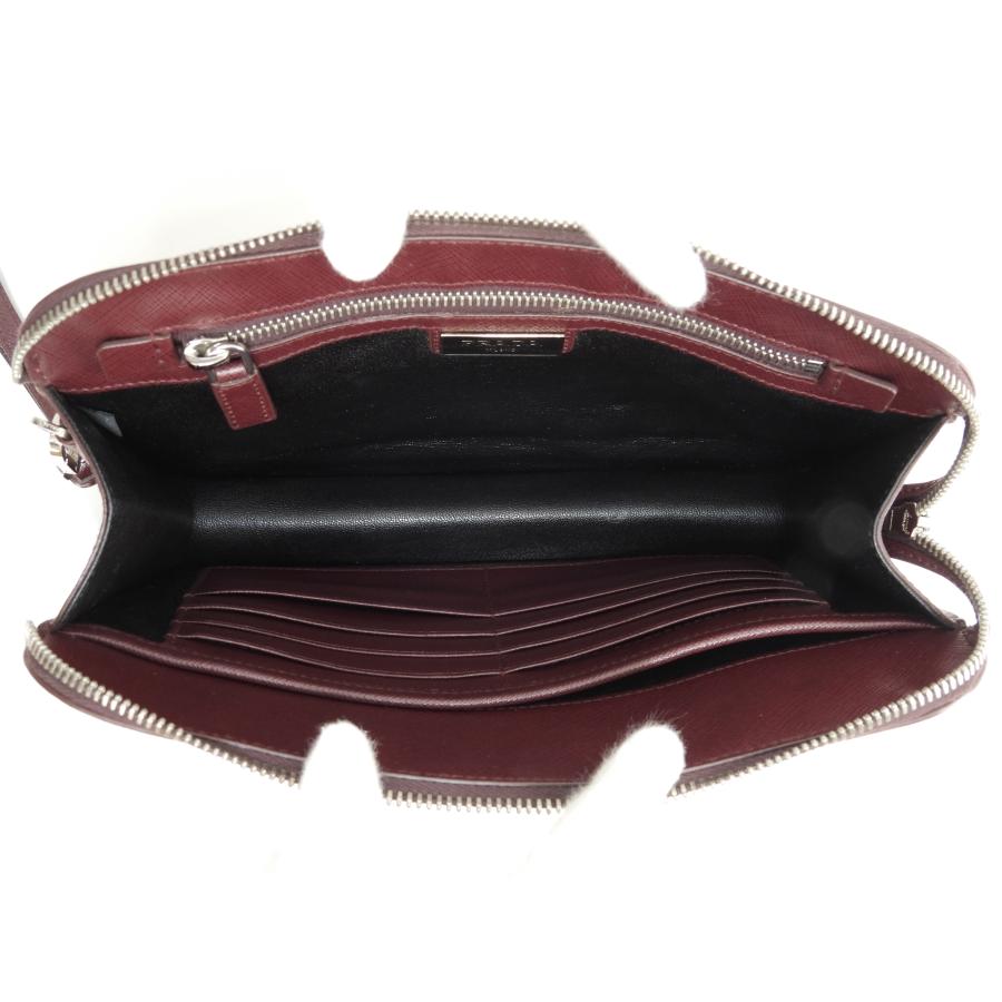 【美品】プラダ　サフィアーノレザー　ウォレット　クラッチバッグ　訳あり SAFFIANO（PRADA） プラダ クラッチウォレットバッグ ポーター
