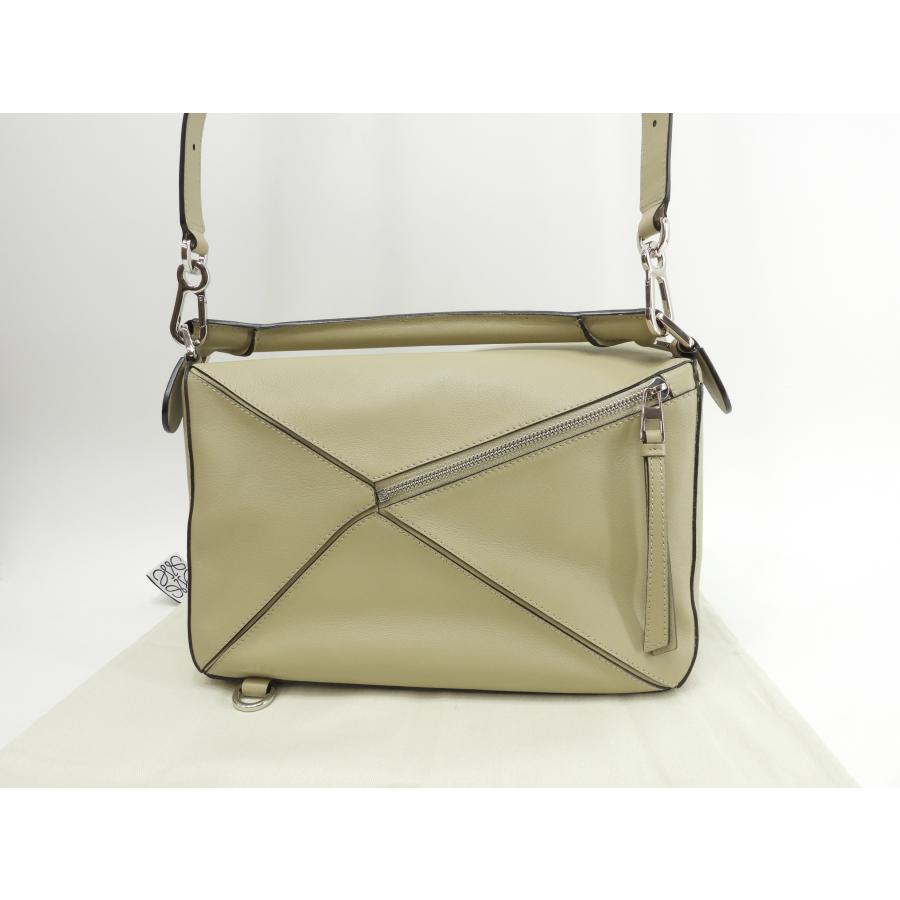 Puzzle（LOEWE） ロエベ パズルバッグ ミディアム レザー/グレージュ 