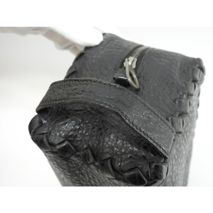 BOTTEGA VENETA（ボッテガ・ヴェネタ） クラッチ 淵イントレチャート
