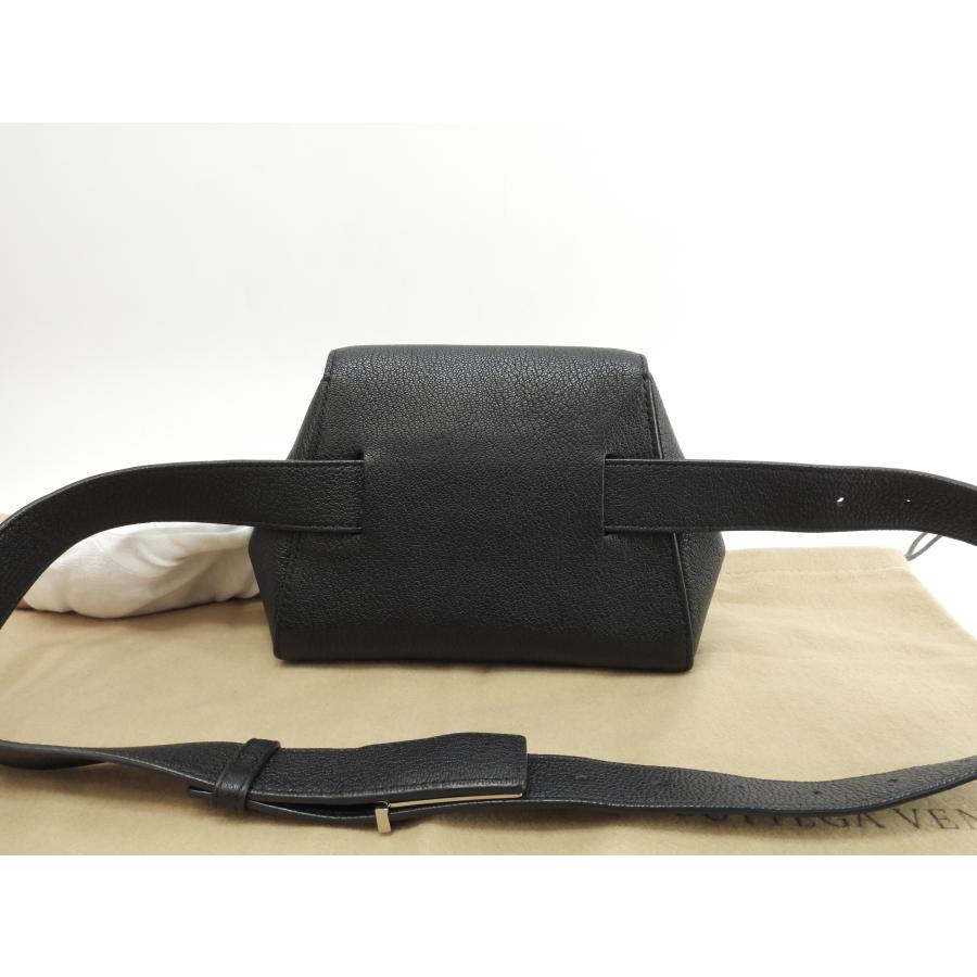BOTTEGA VENETA（ボッテガ・ヴェネタ） ベルトバッグ小 型押レザー 黒 