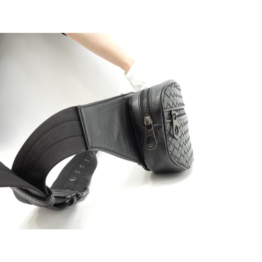 BOTTEGA VENETA（ボッテガ・ヴェネタ） ボディバッグ イントレチャート
