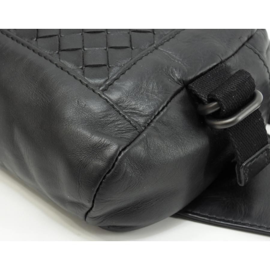 BOTTEGA VENETA（ボッテガ・ヴェネタ） ボディバッグ小 イントレ