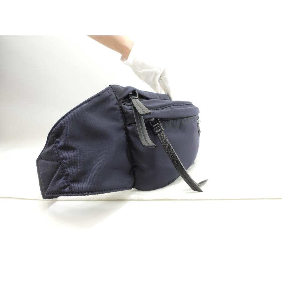 PRADA（プラダ） ボディバッグ RE-NYLON ナイロン紺 ウエストバッグ