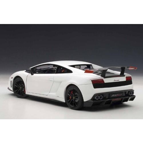 ✨美品✨ AUTOart 1/18 ランボルギーニ ガヤルド LP570-4 スーパートロフェオ ストラダーレ (ホワイト) 完成品[並行輸入品] 【KUE5973560682】(21087円)