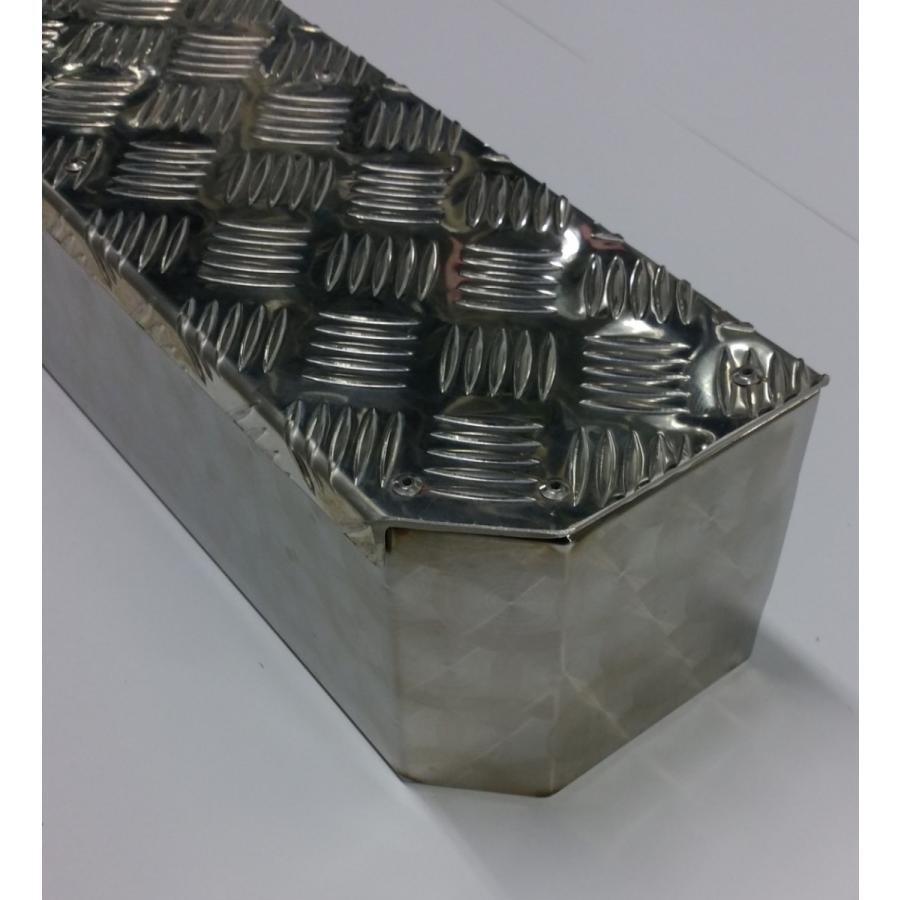 リアバンパー ステンレス製 うろこ柄 横幅1.5m 高さ15.5cm 奥行15.5cm