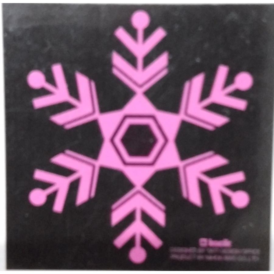 ブラックライトで発光 ブラックマジック ステッカー 雪模様 ピンク色発光 透明背景 横 約110mm 縦 約1mm Hakobiya Stbm Bms006 トラック用品運び屋ヤフー店 通販 Yahoo ショッピング