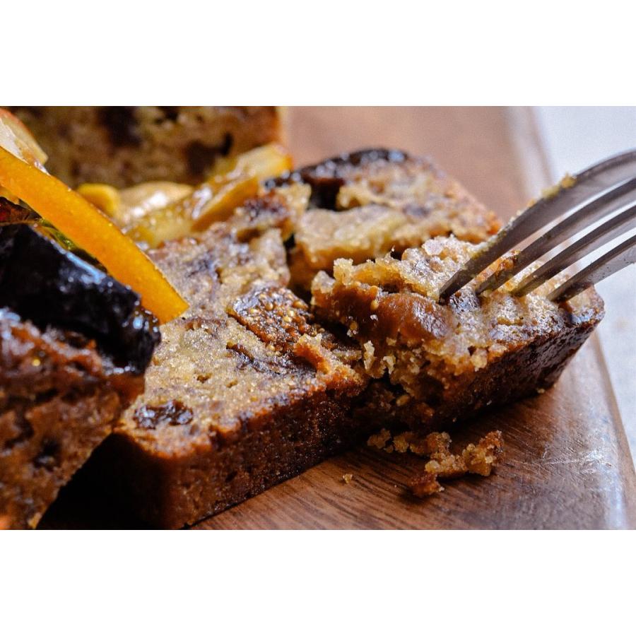 牛肉とドライフルーツの熟成種 「クラシックフルーツケーキ＜桐箱入