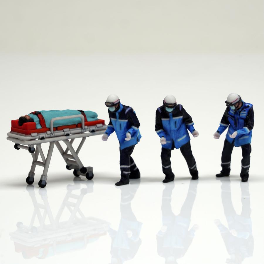 figreal 1/43救急隊員004 3体+患者付ストレッチャー 彩色済みフィギュアの画像